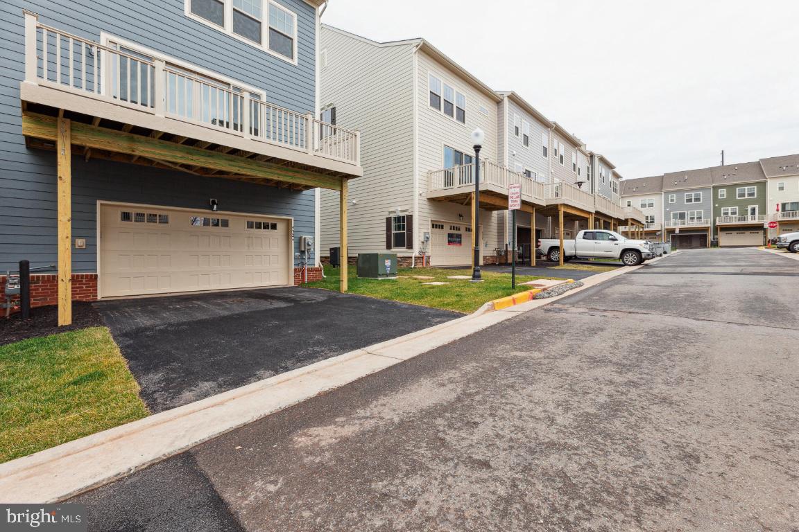 9326 Barnes Loop Manassas, VA 20110 - Photo 34 of 35