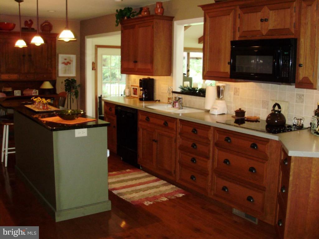 332 Little Creek Road Lancaster, PA 17601 - Photo 5 of 23