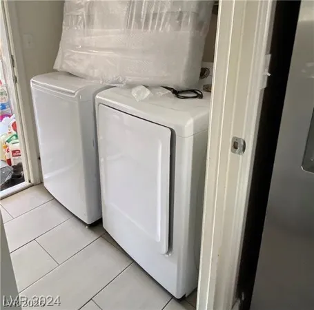 $2,700 | 9956 Matfen Court, Las Vegas, NV 89178