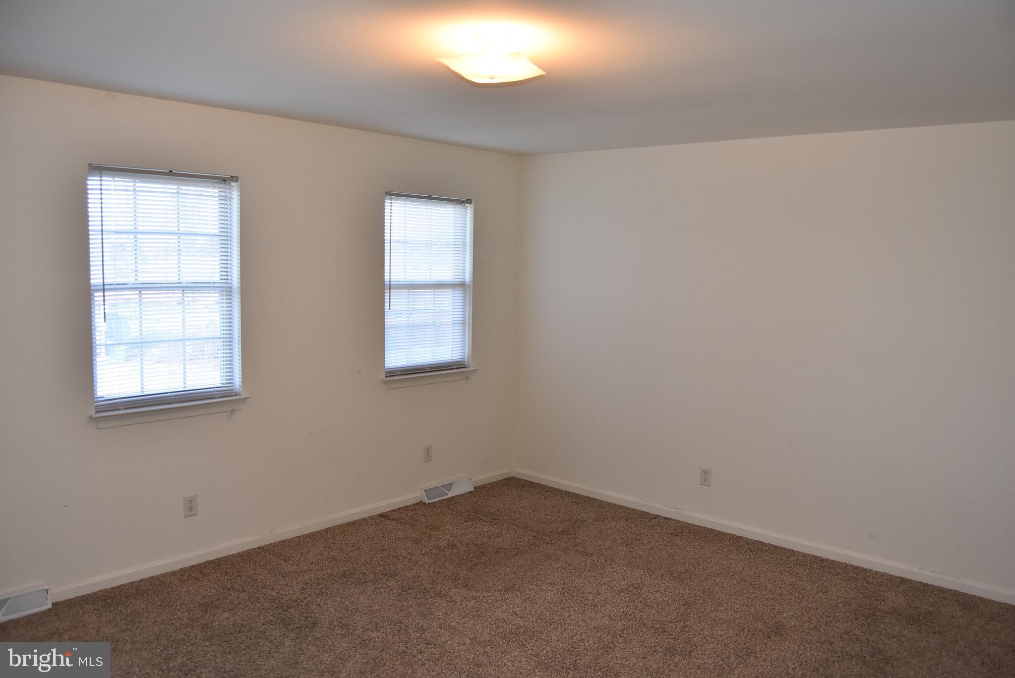 11 5th Street Mount Wolf, PA 17347 - Photo 6 of 8