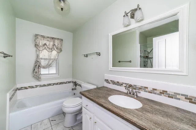 $545,000 | 450 West Alluvial Avenue, Clovis, CA 93611