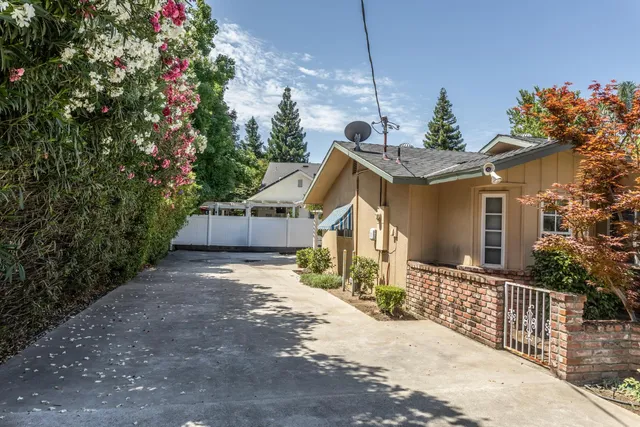 $545,000 | 450 West Alluvial Avenue, Clovis, CA 93611