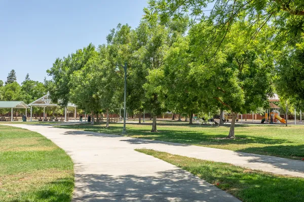 $530,000 | 450 West Alluvial Avenue, Clovis, CA 93611