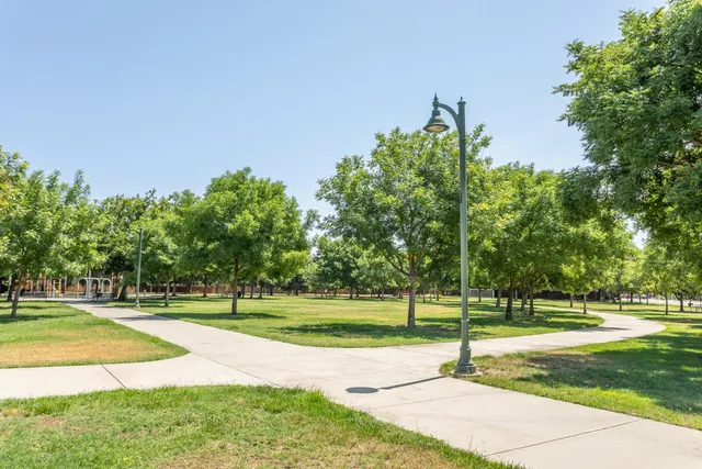 $545,000 | 450 West Alluvial Avenue, Clovis, CA 93611