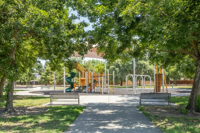 $545,000 | 450 West Alluvial Avenue, Clovis, CA 93611