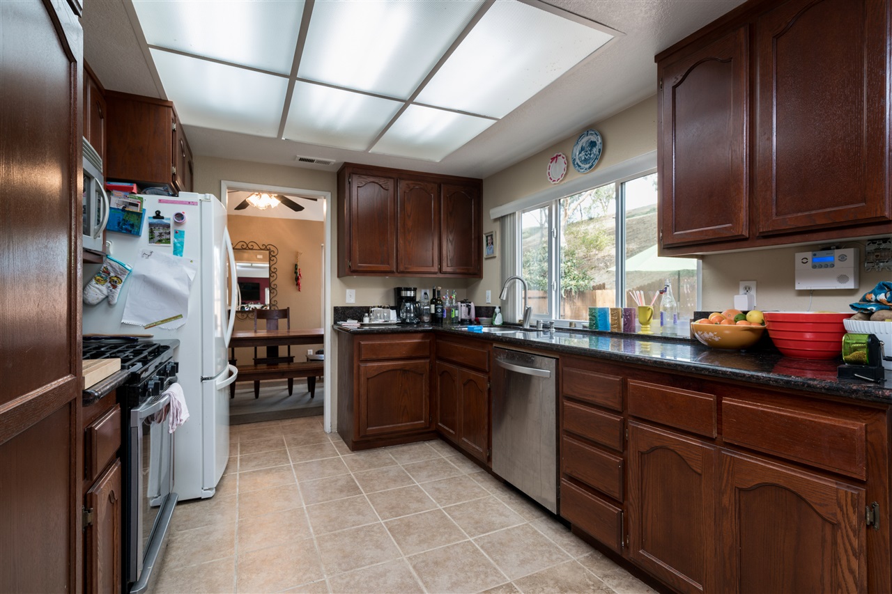 180 Foussat Road Oceanside, CA 92054 - Photo 8 of 25 Gallery Image 8