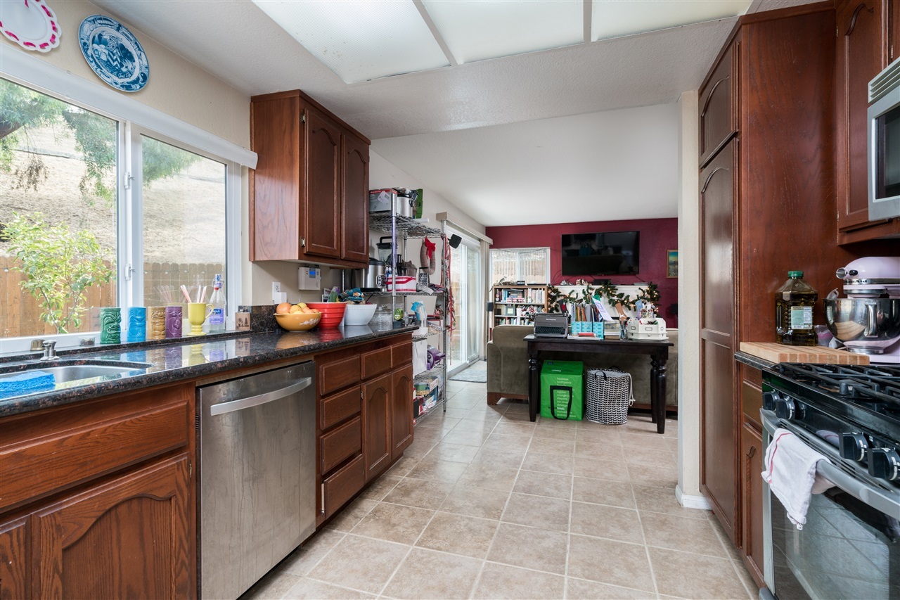 180 Foussat Road Oceanside, CA 92054 - Photo 10 of 25 Gallery Image 10