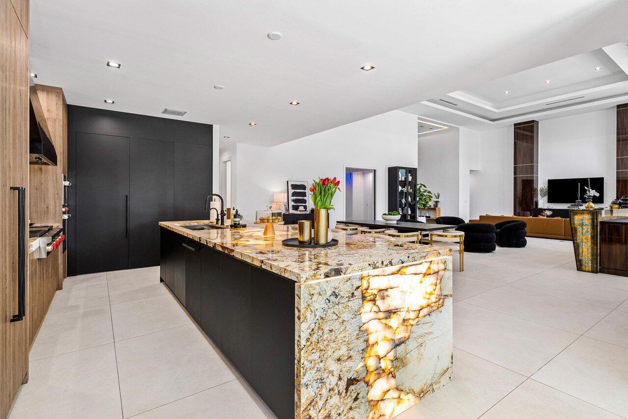 4825 Bocaire Boulevard Boca Raton, FL 33487 - Photo 13 of 63 019-4825BocaireBoulevard-BocaRaton-FL-33