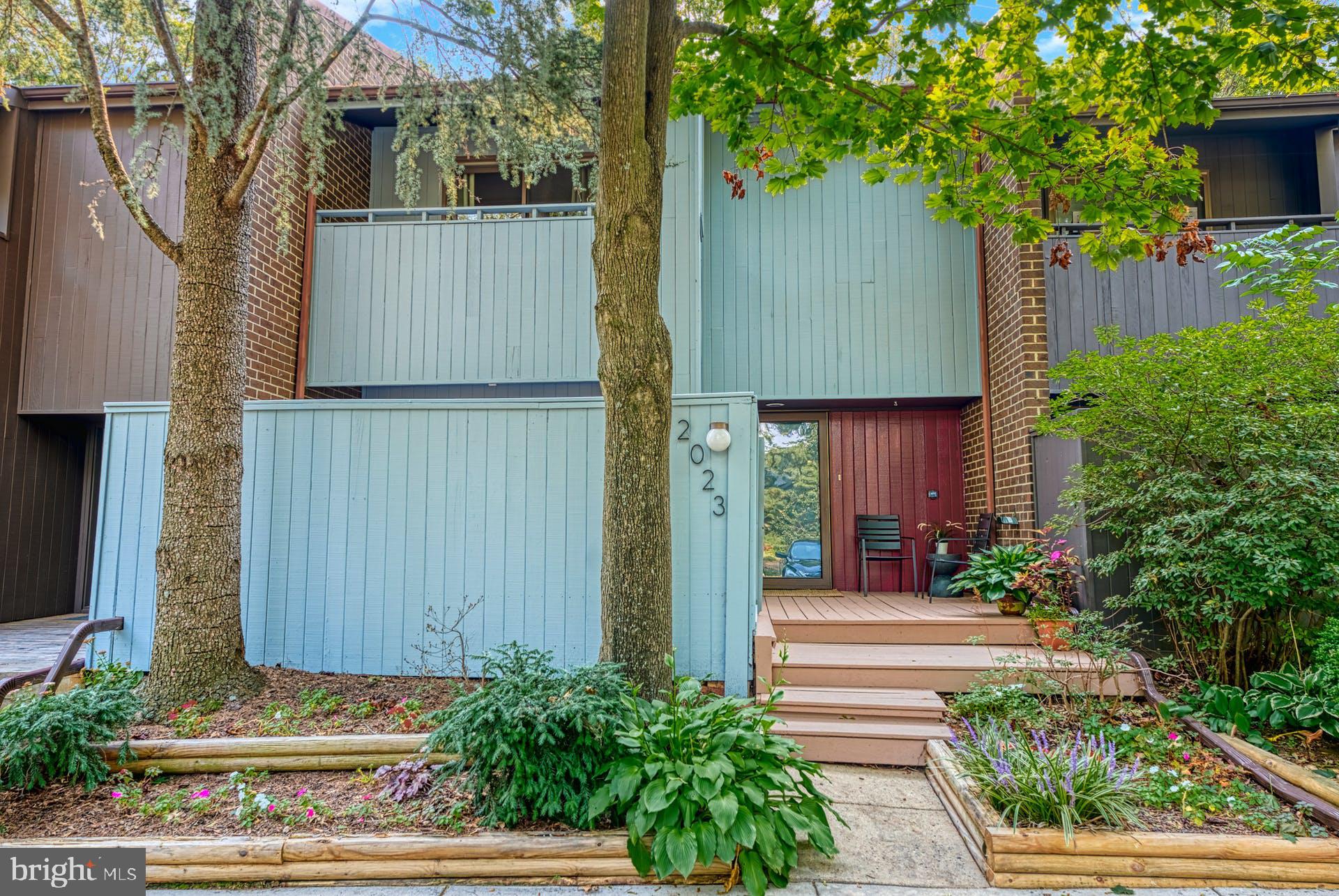 2023 Approach Lane Reston, VA 20191 - Photo 2 of 30 Colorful Exterior with 2 enclosed decks