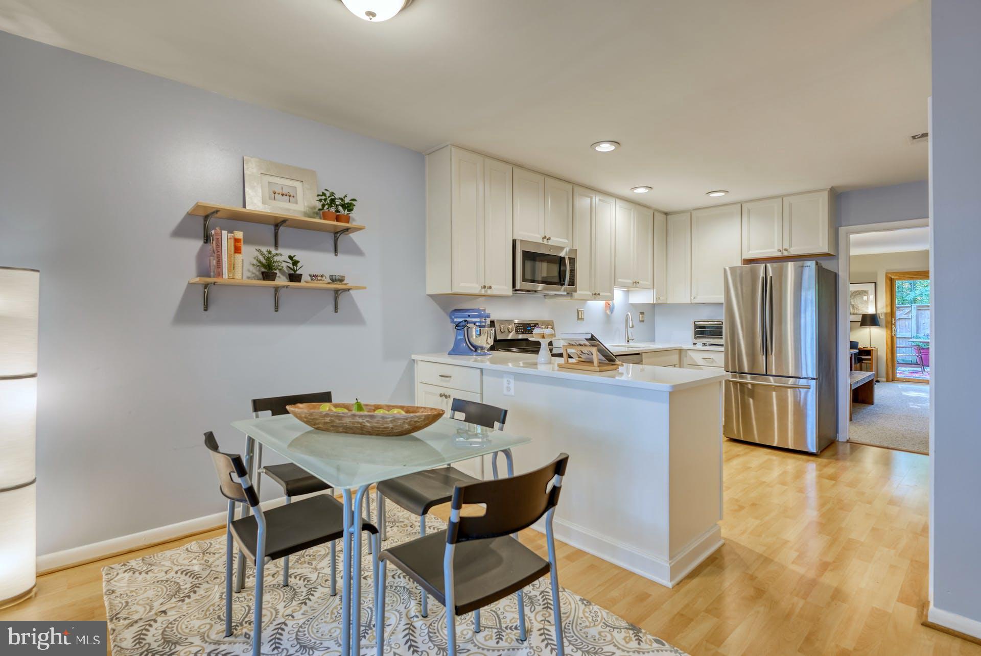 2023 Approach Lane Reston, VA 20191 - Photo 9 of 30 Eat-In Kitchen