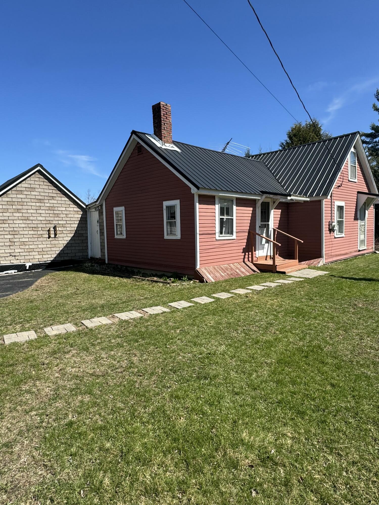 129 Palmer Road Newport, ME 04953 - Photo 2 of 16 tempImage4CIQi5