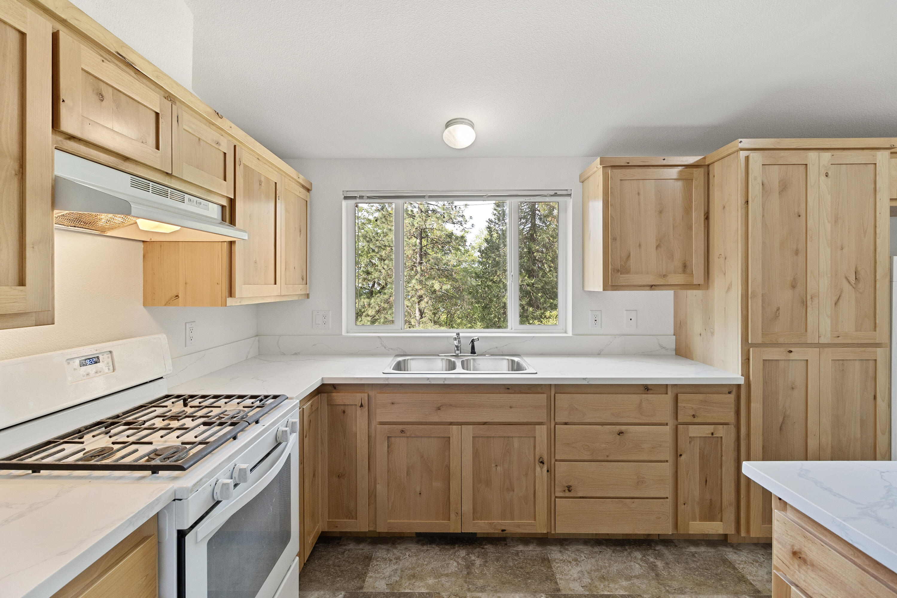 14935 Oak Run Road Oak Run, CA 96069 - Photo 12 of 46 Kitchen