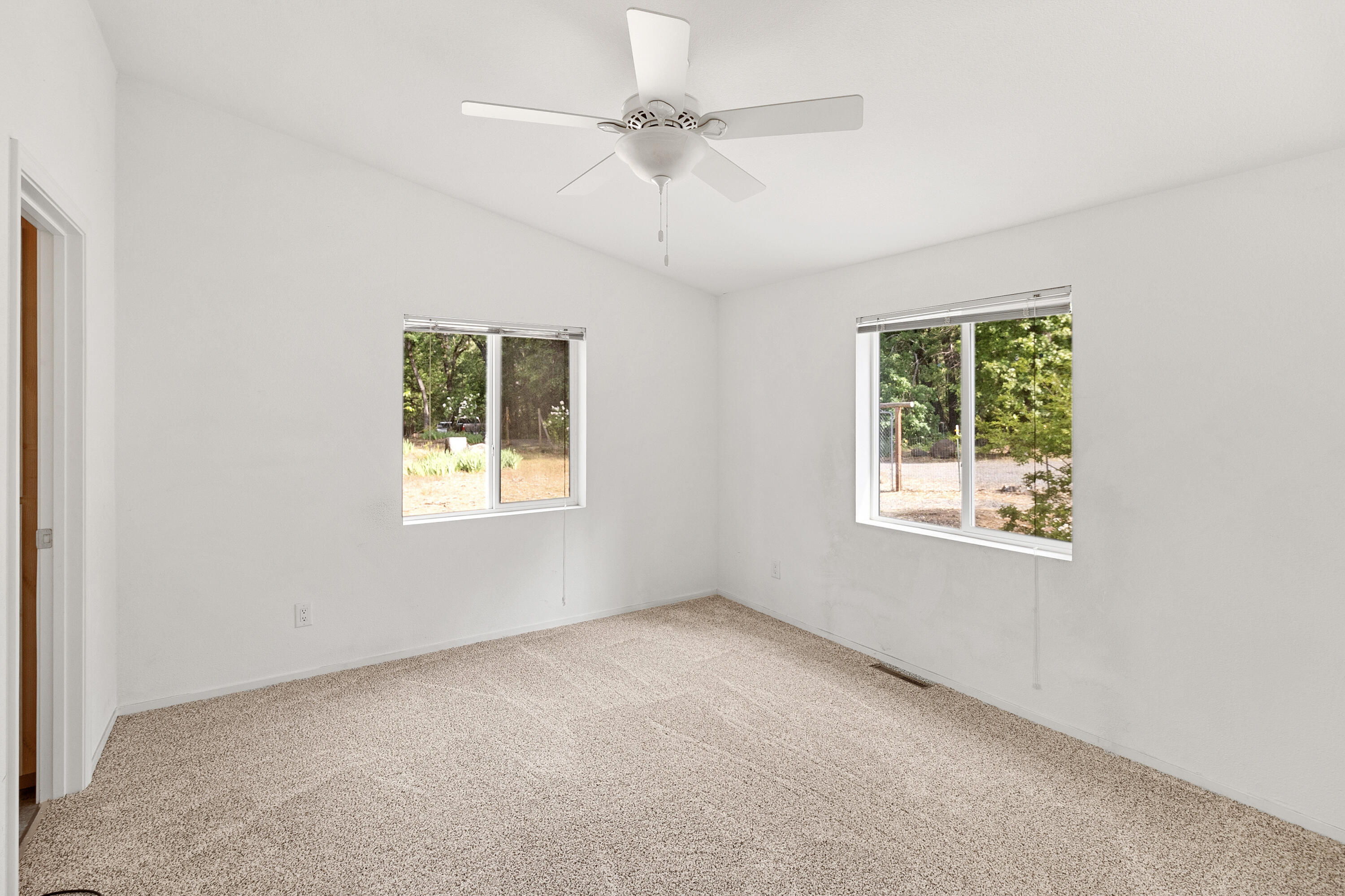 14935 Oak Run Road Oak Run, CA 96069 - Photo 16 of 46 Master Bedroom