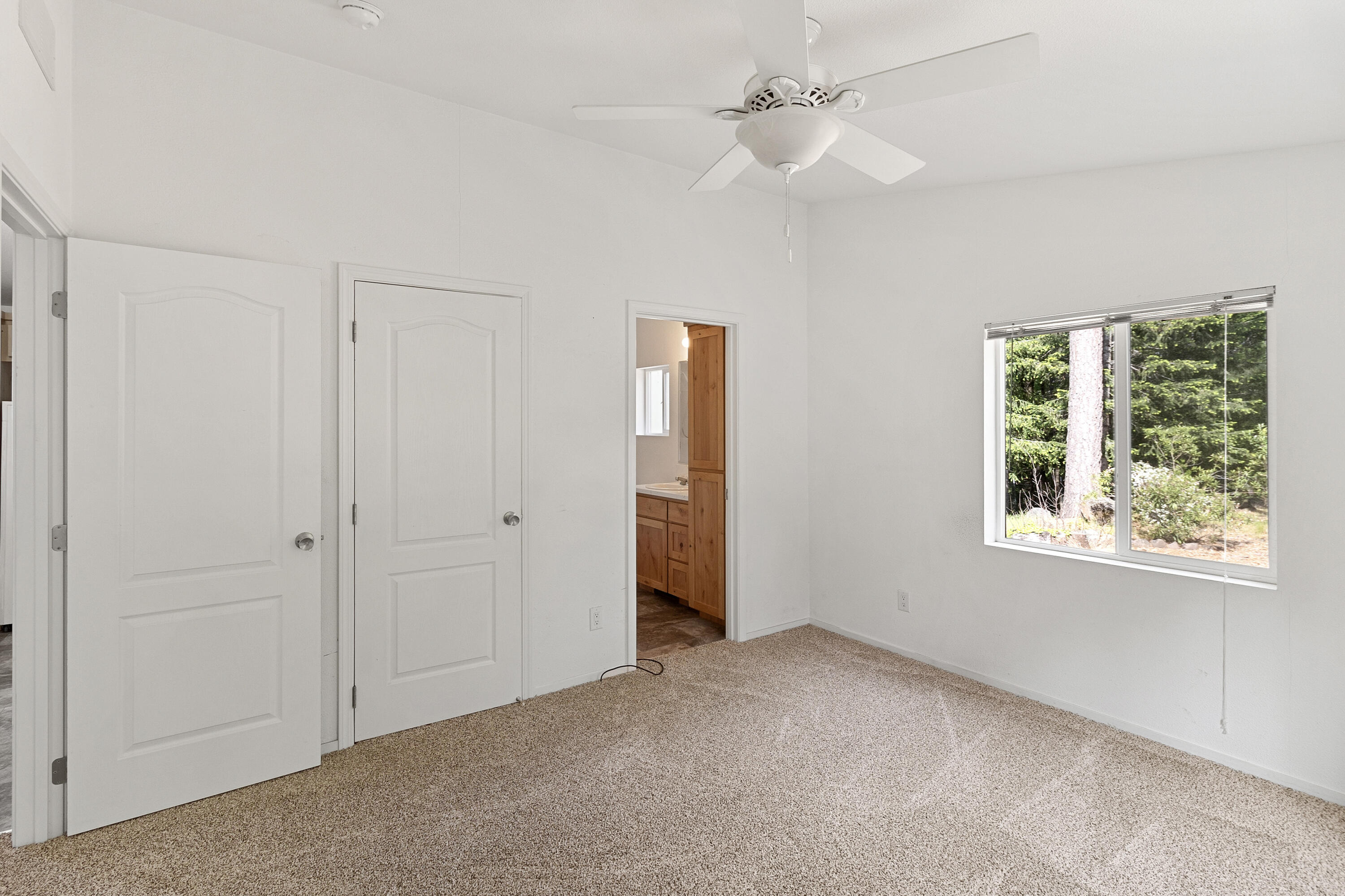 14935 Oak Run Road Oak Run, CA 96069 - Photo 17 of 46 Master Bedroom