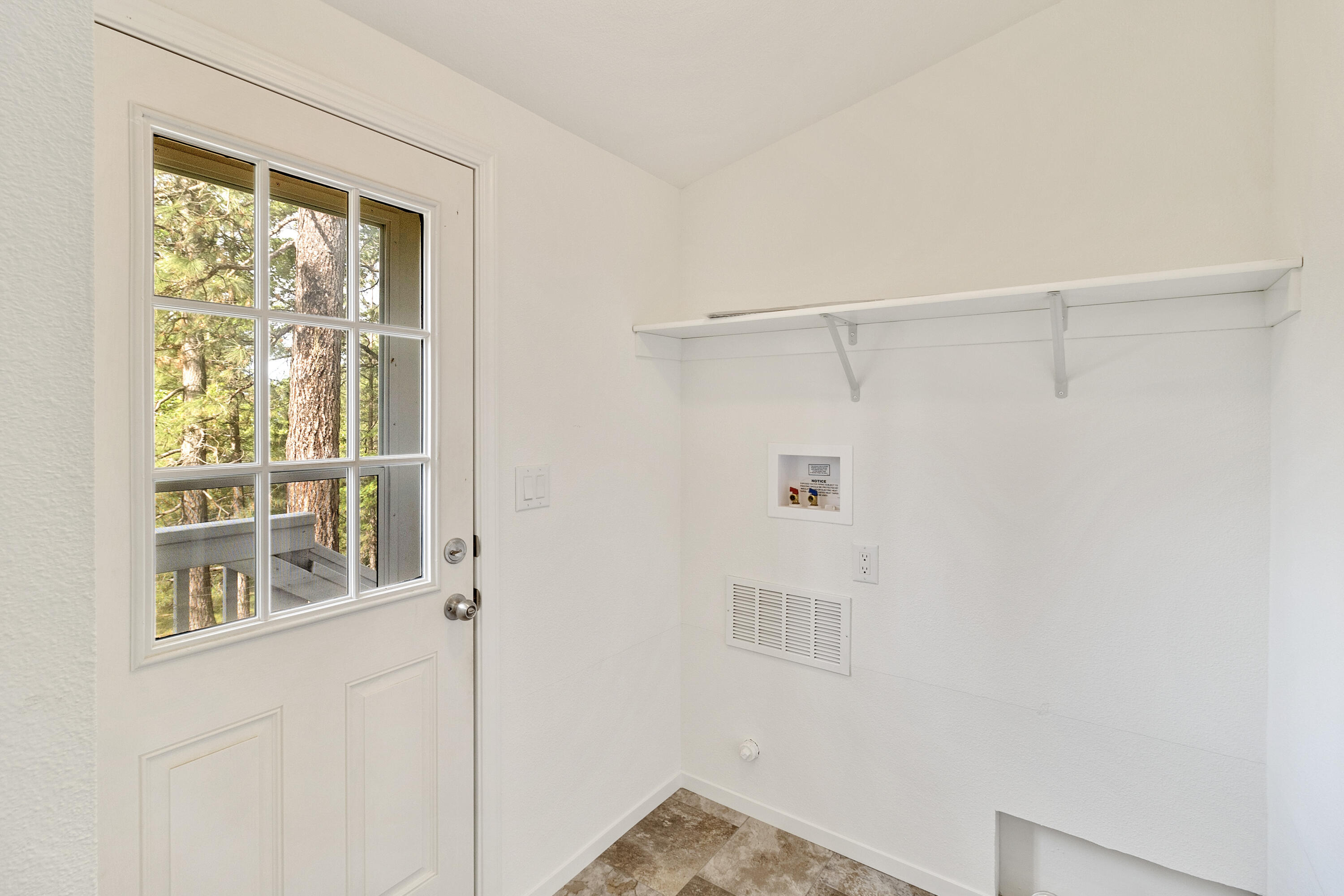 14935 Oak Run Road Oak Run, CA 96069 - Photo 20 of 46 Laundry Room