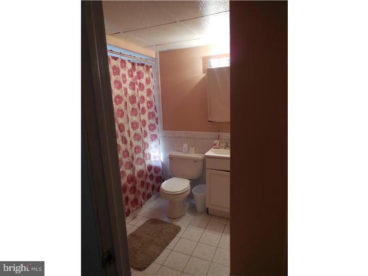 2419 Weir Road Aston, PA 19014 - Photo 15 of 25 Bathroom