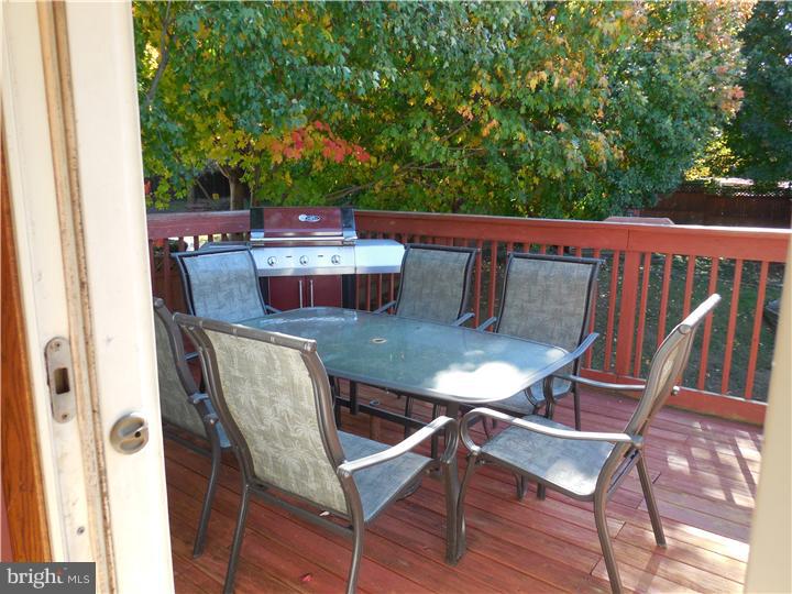 2419 Weir Road Aston, PA 19014 - Photo 22 of 25 Deck