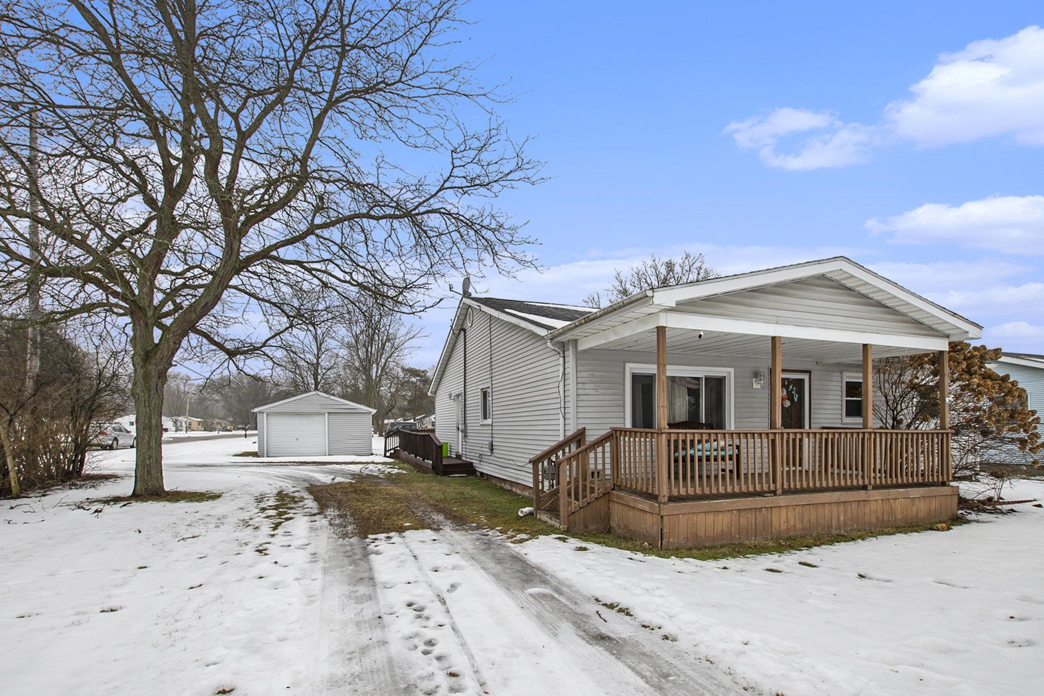 4503 North Vassar Road Flint, MI 48506 - Photo 1 of 31 50165913-7ece9c36-6467-4cdd-a5dd-dd0321156126.JPG