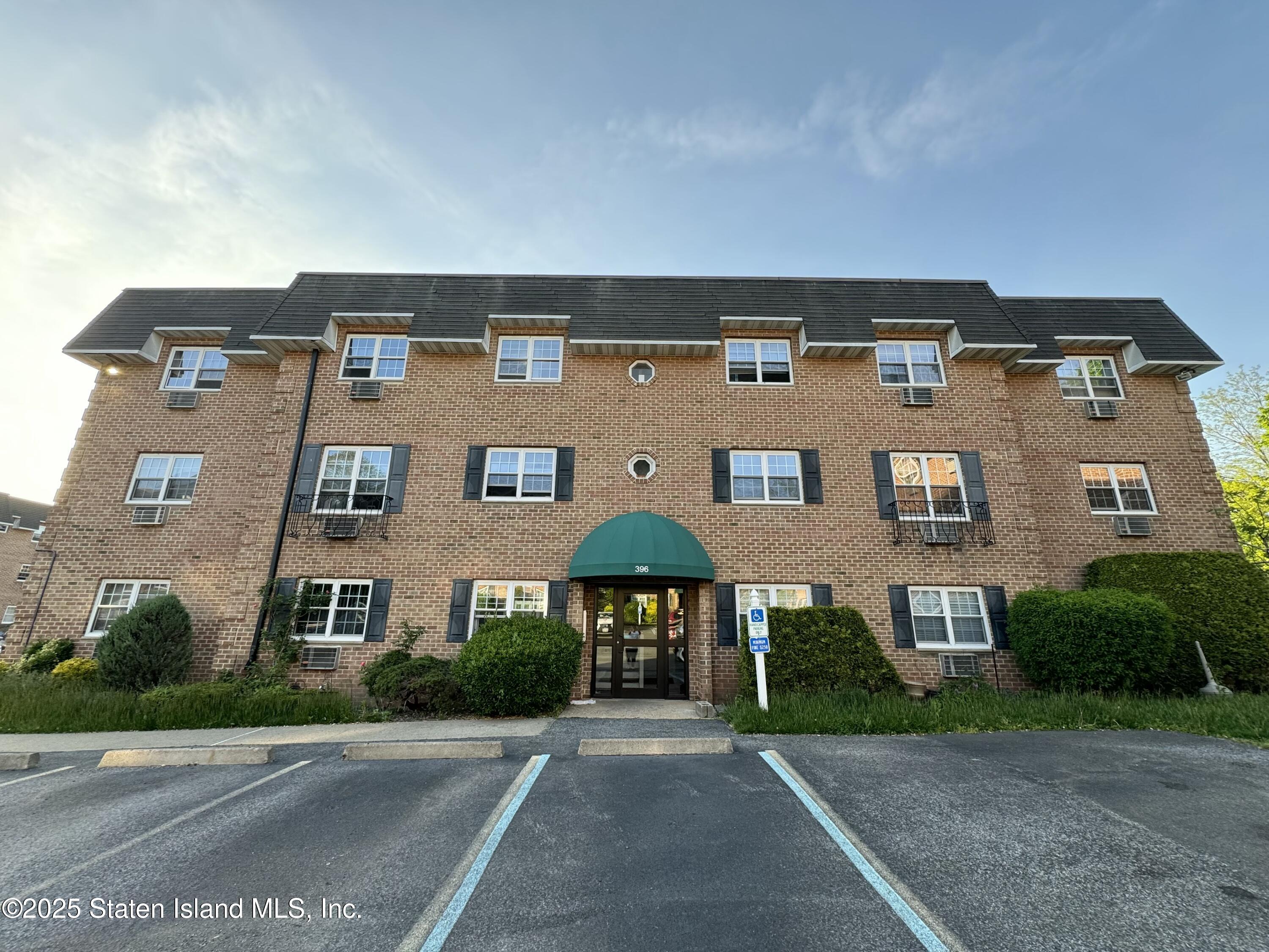 416 Maryland Avenue, Unit 2B Compass