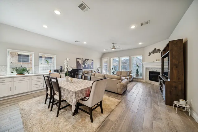 $614,999 | 9331 Stablewood Lakes Lane, Tomball, TX 77375