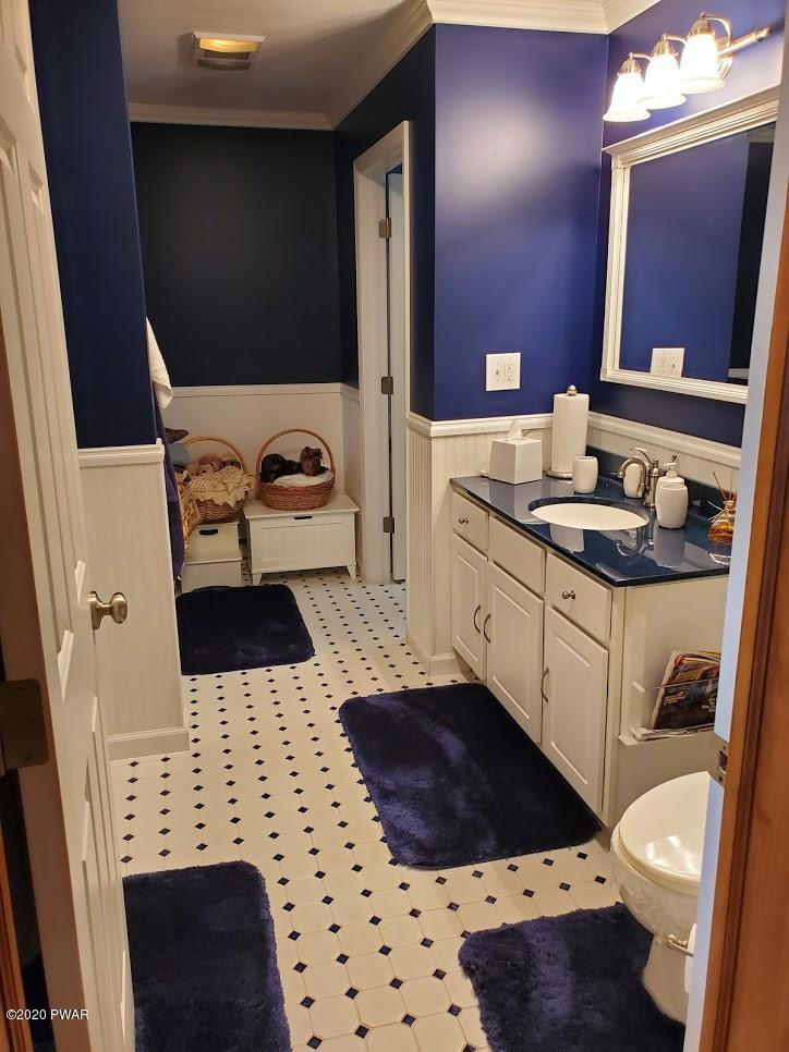 129 Split Rock Road Newfoundland, PA 18445 - Photo 23 of 30 In-Law Master Bath