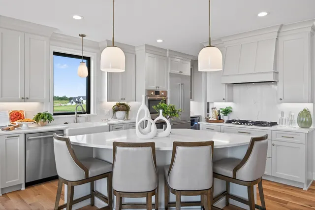 $2,073,000 | 18445 Northome Boulevard, Wayzata, MN 55391