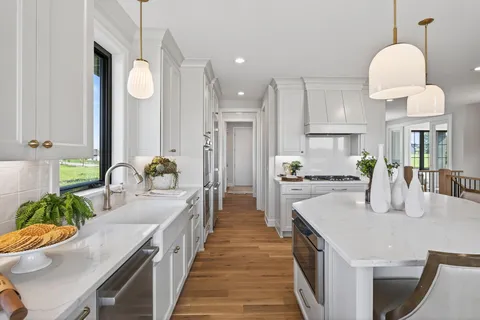 $2,073,000 | 18445 Northome Boulevard, Wayzata, MN 55391