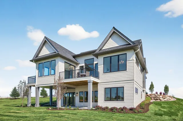 $2,073,000 | 18445 Northome Boulevard, Wayzata, MN 55391