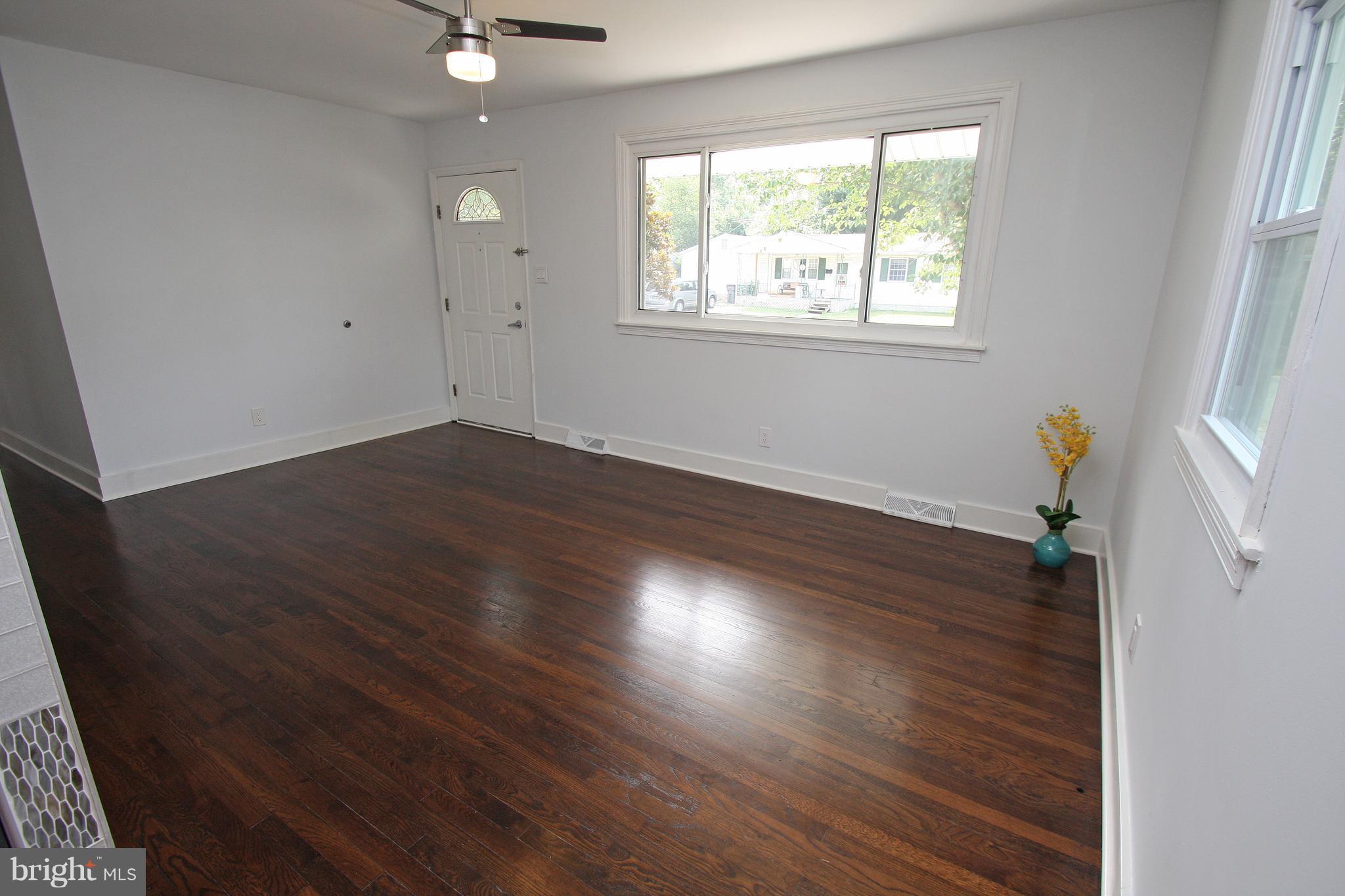 14 Peach Road Elkton, MD 21921 - Photo 7 of 29 Living Room