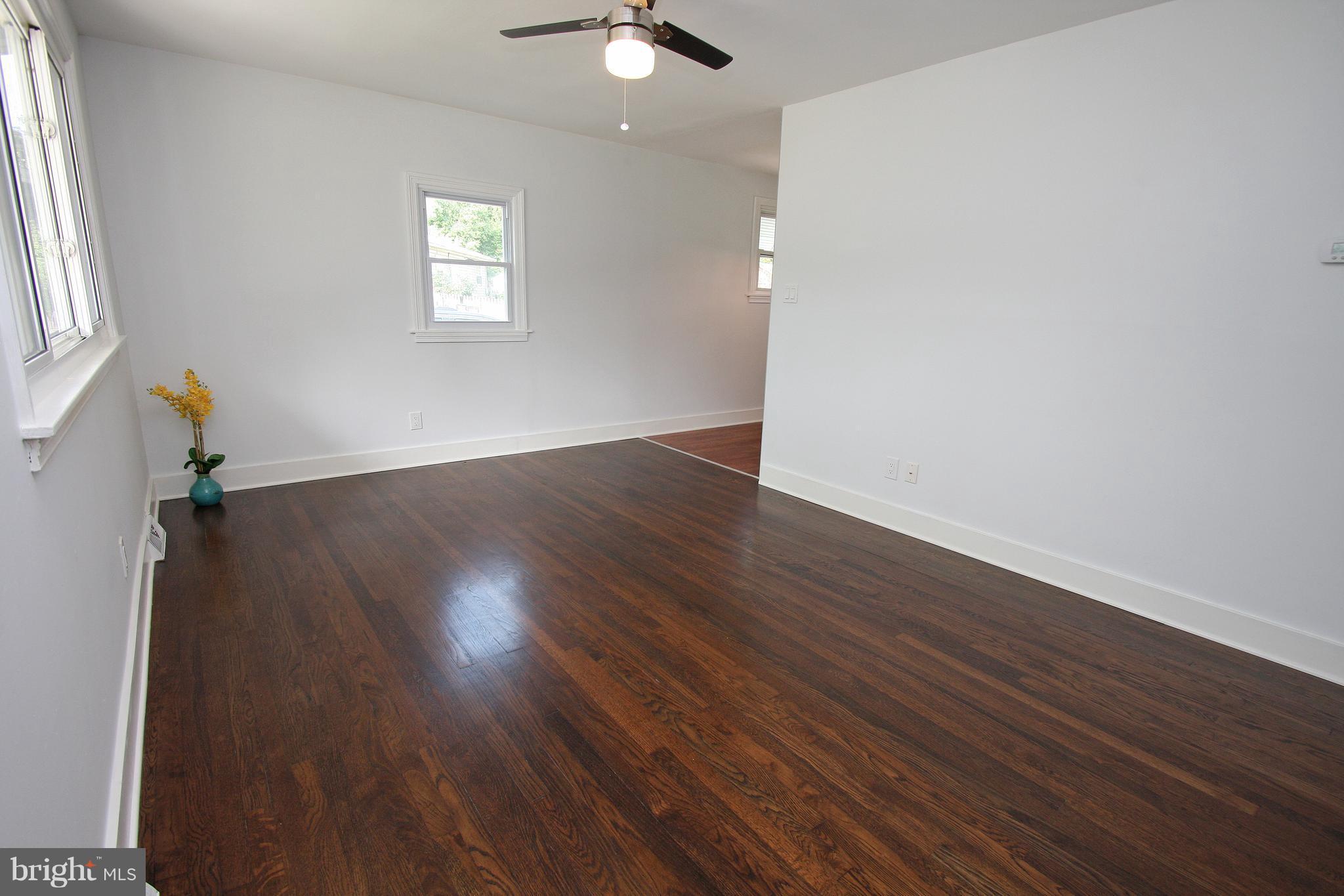14 Peach Road Elkton, MD 21921 - Photo 8 of 29 Living Room