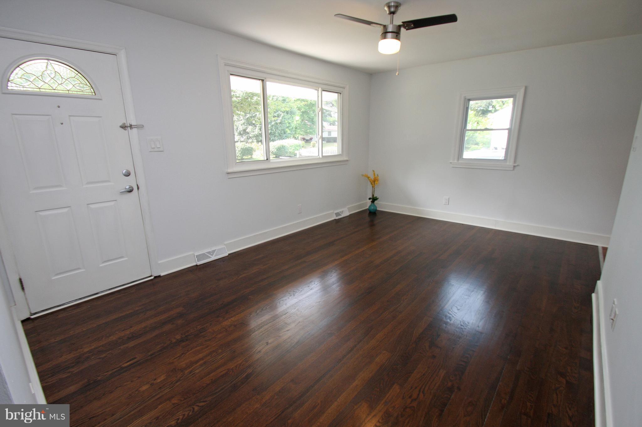 14 Peach Road Elkton, MD 21921 - Photo 10 of 29 Living Room