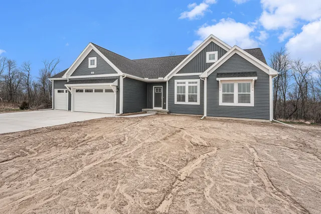 $639,900 | 8275 McArthur Avenue Northeast, Belding, MI 48809