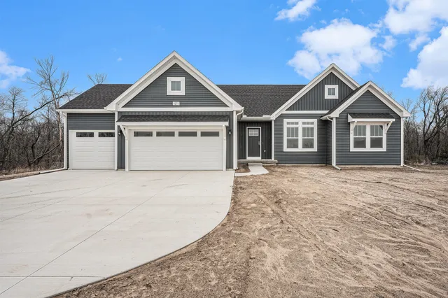 $639,900 | 8275 McArthur Avenue Northeast, Belding, MI 48809