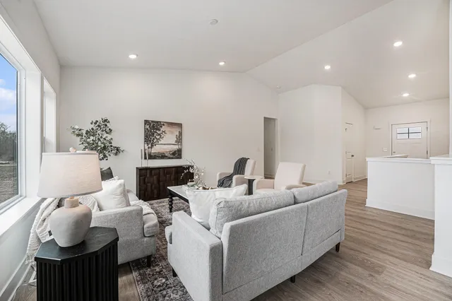 $639,900 | 8275 McArthur Avenue Northeast, Belding, MI 48809