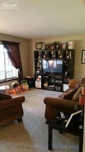4376 Regency Road Swartz Creek, MI 48473 - Photo 4 of 20 20448989-3.JPG