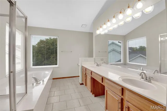 $599,999 | 16015 Canterbury Estates Drive, Ellisville, MO 63021