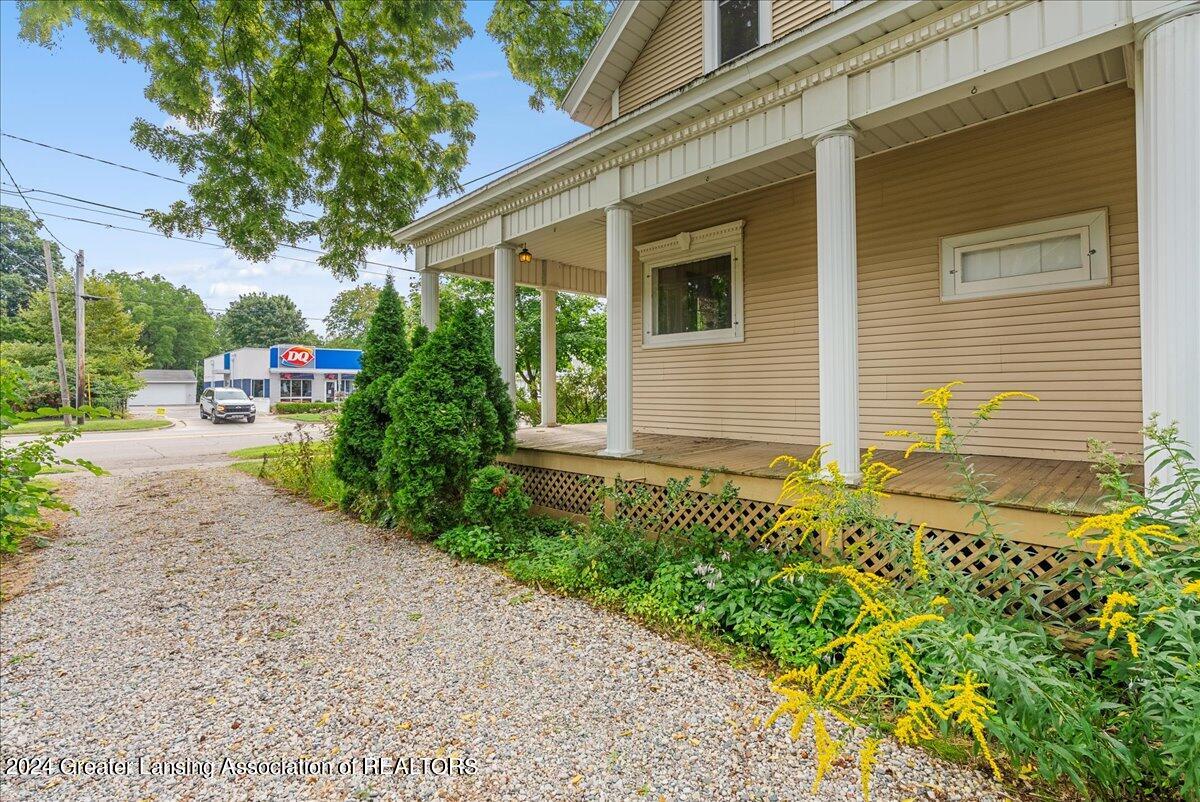 408 South Cochran Road Charlotte, MI 48813 - Photo 5 of 56 14-Media Jett - 14