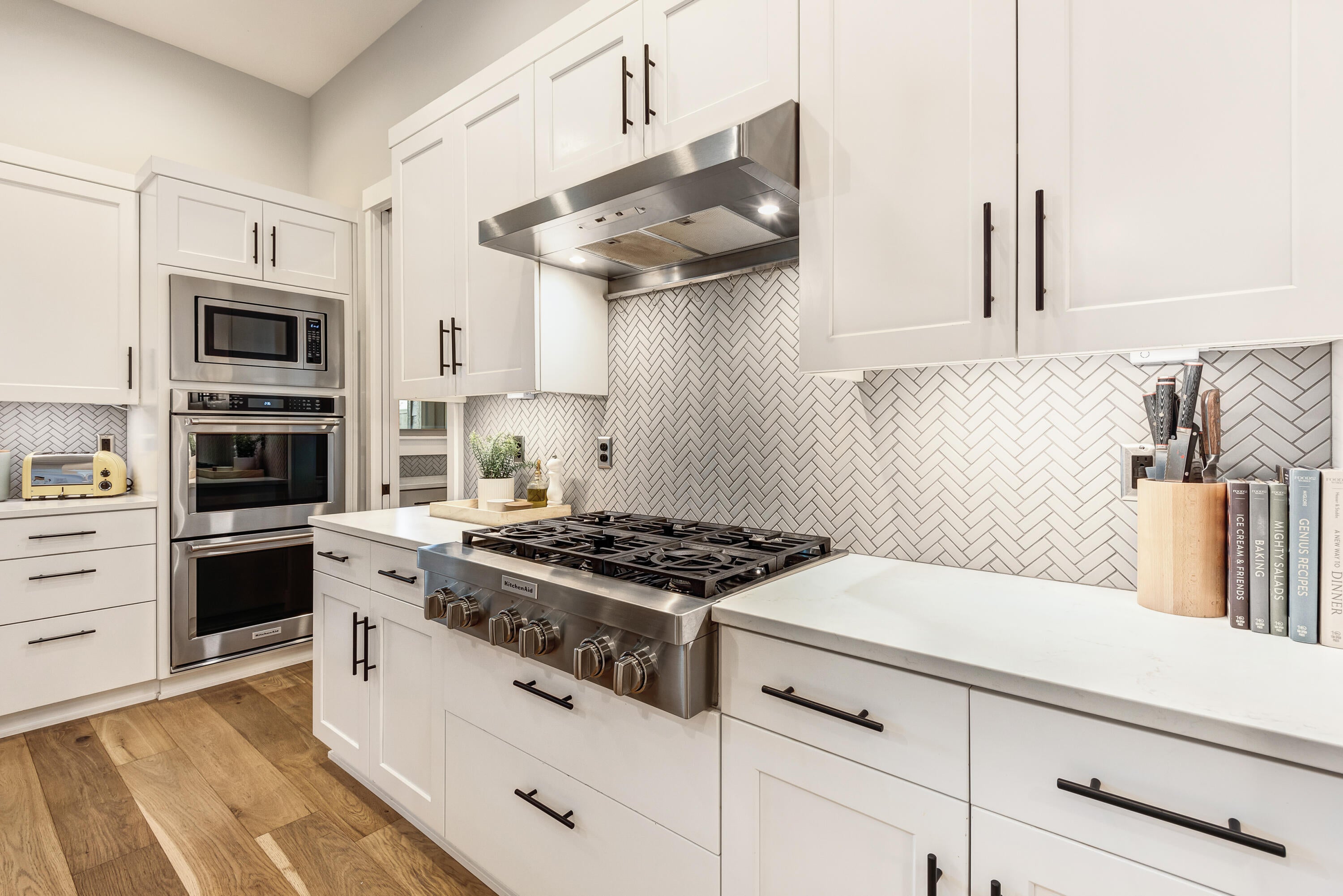 60888 River Rim Drive Bend, OR 97702 - Photo 18 of 39 Kitchen