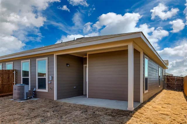 $1,995 | 609 Fallow Drive, Venus, TX 76084