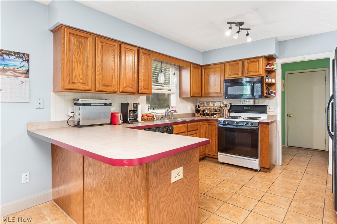 2483 Tallmadge Road Ravenna, OH 44266 - Photo 5 of 35
