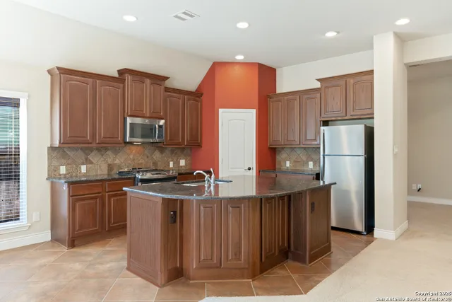 $1,975 | 2143 Pioneer Pass, Seguin, TX 78155