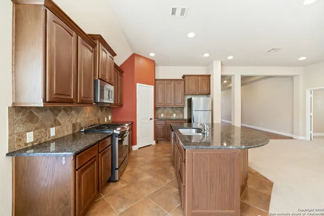 $1,975 | 2143 Pioneer Pass, Seguin, TX 78155