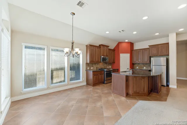 $1,975 | 2143 Pioneer Pass, Seguin, TX 78155