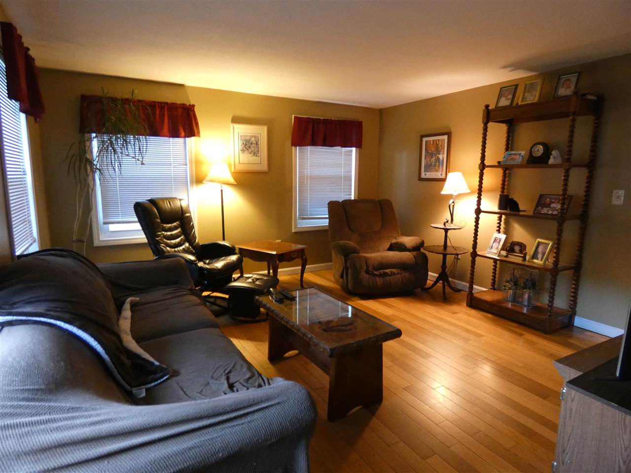 294 Cross Road Pembroke, NH 03275 - Photo 9 of 12