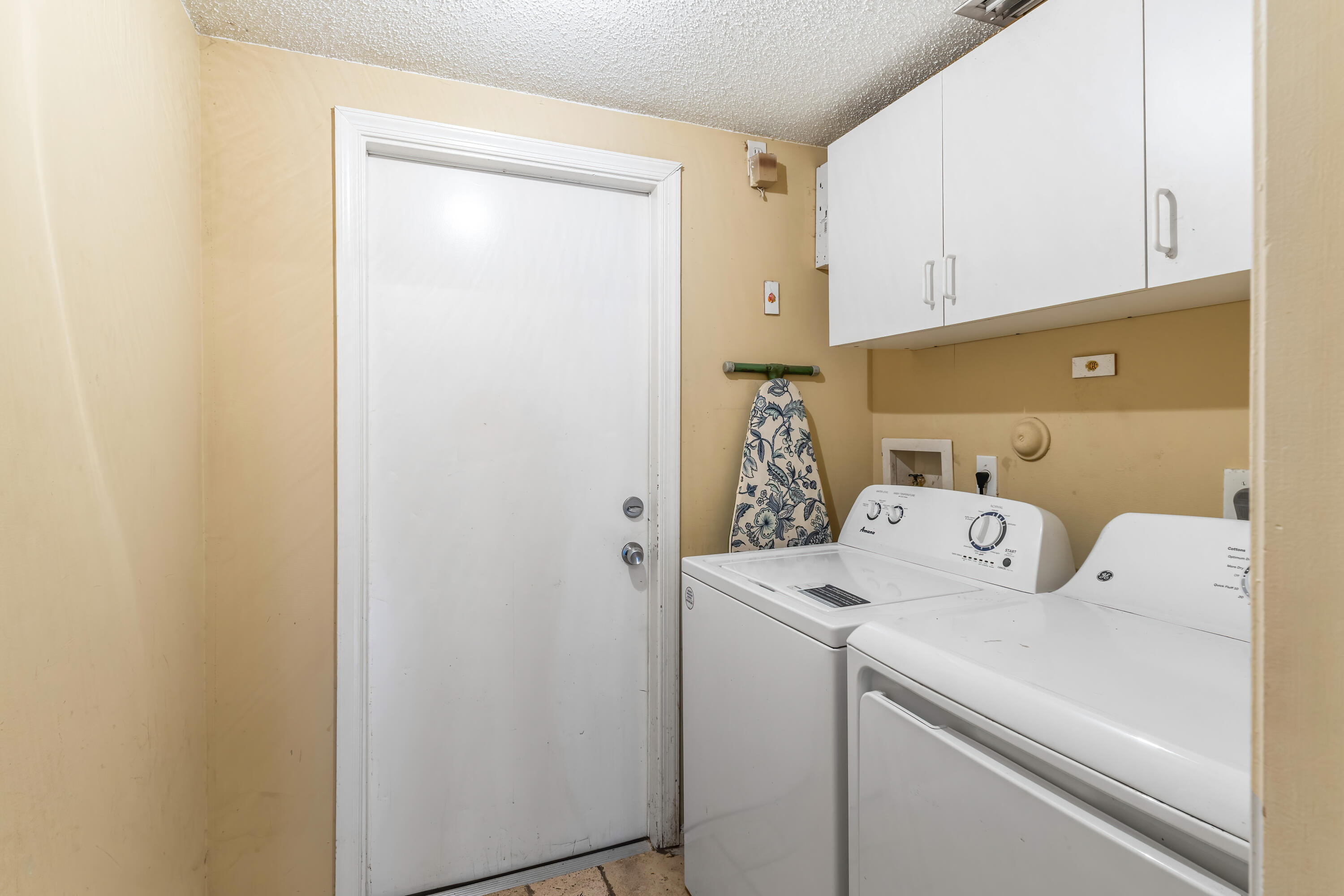2224 Soundings Court Greenacres, FL 33413 - Photo 20 of 46 a utility room with dryer and washer