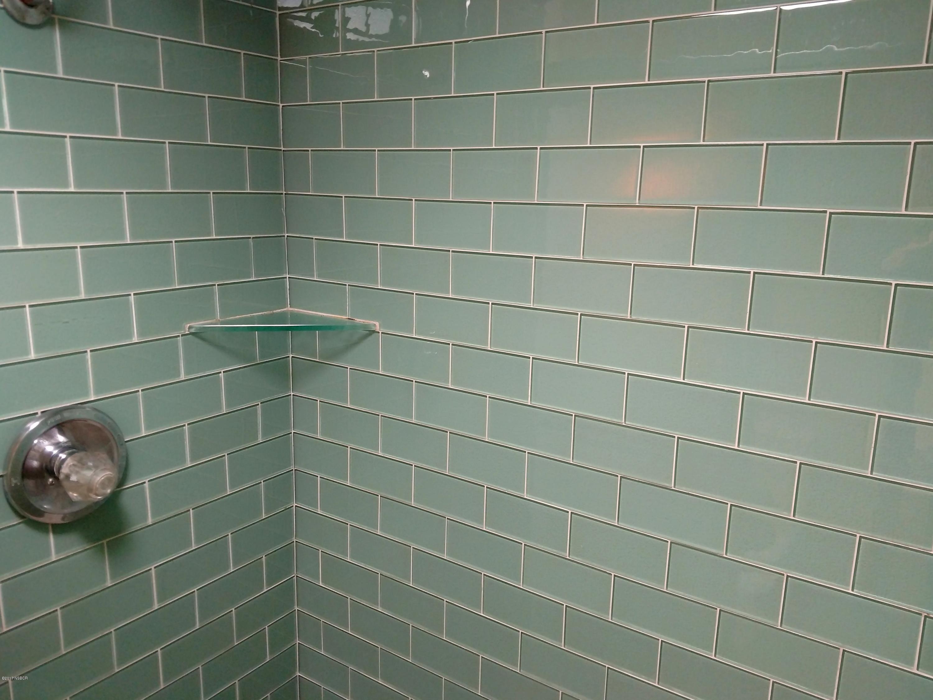1415 La Cima Road Santa Barbara, CA 93101 - Photo 22 of 45 MBR Glass Shower