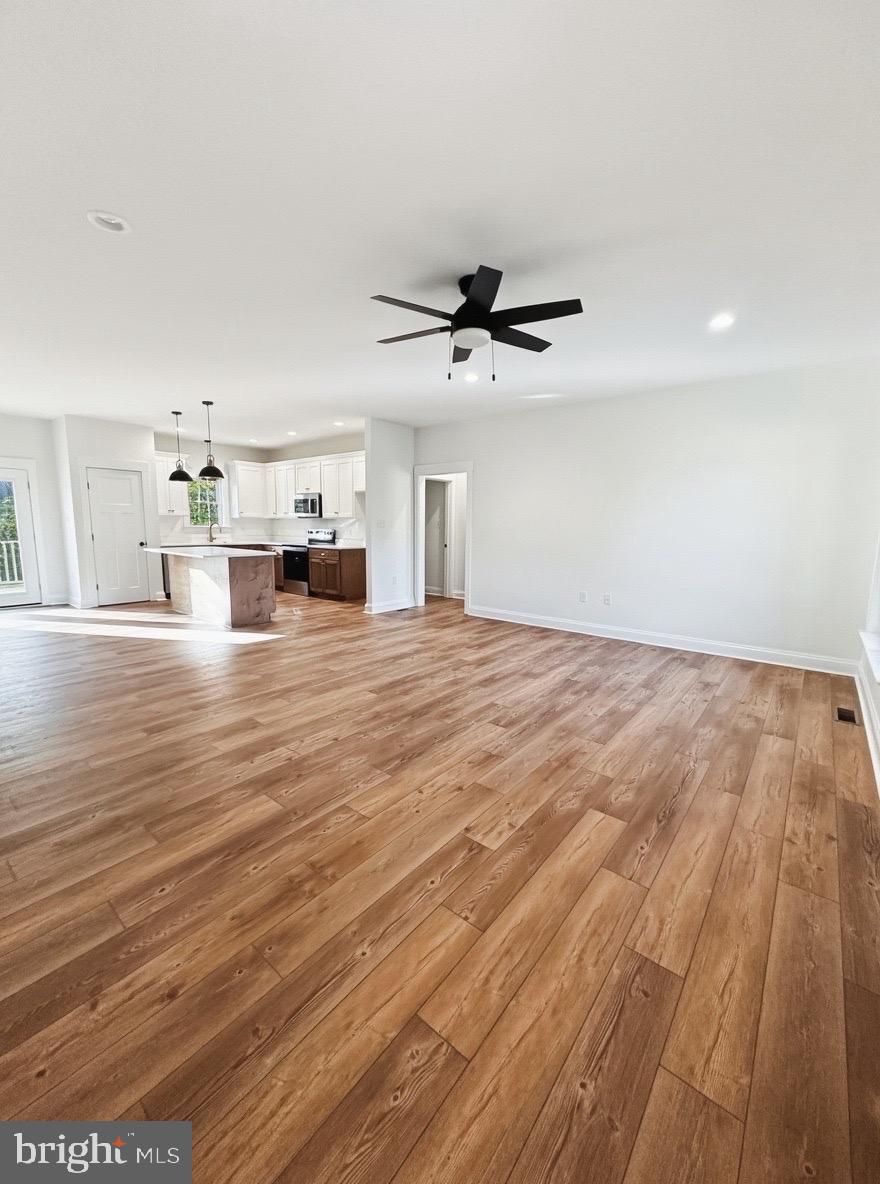 716 Columbia Road Cartersville, VA 23027 - Photo 2 of 12