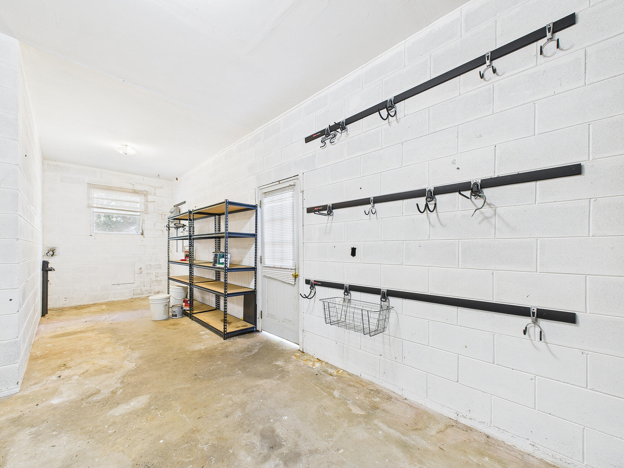 129 Poquito Road Shalimar, FL 32579 - Photo 29 of 34 Garage