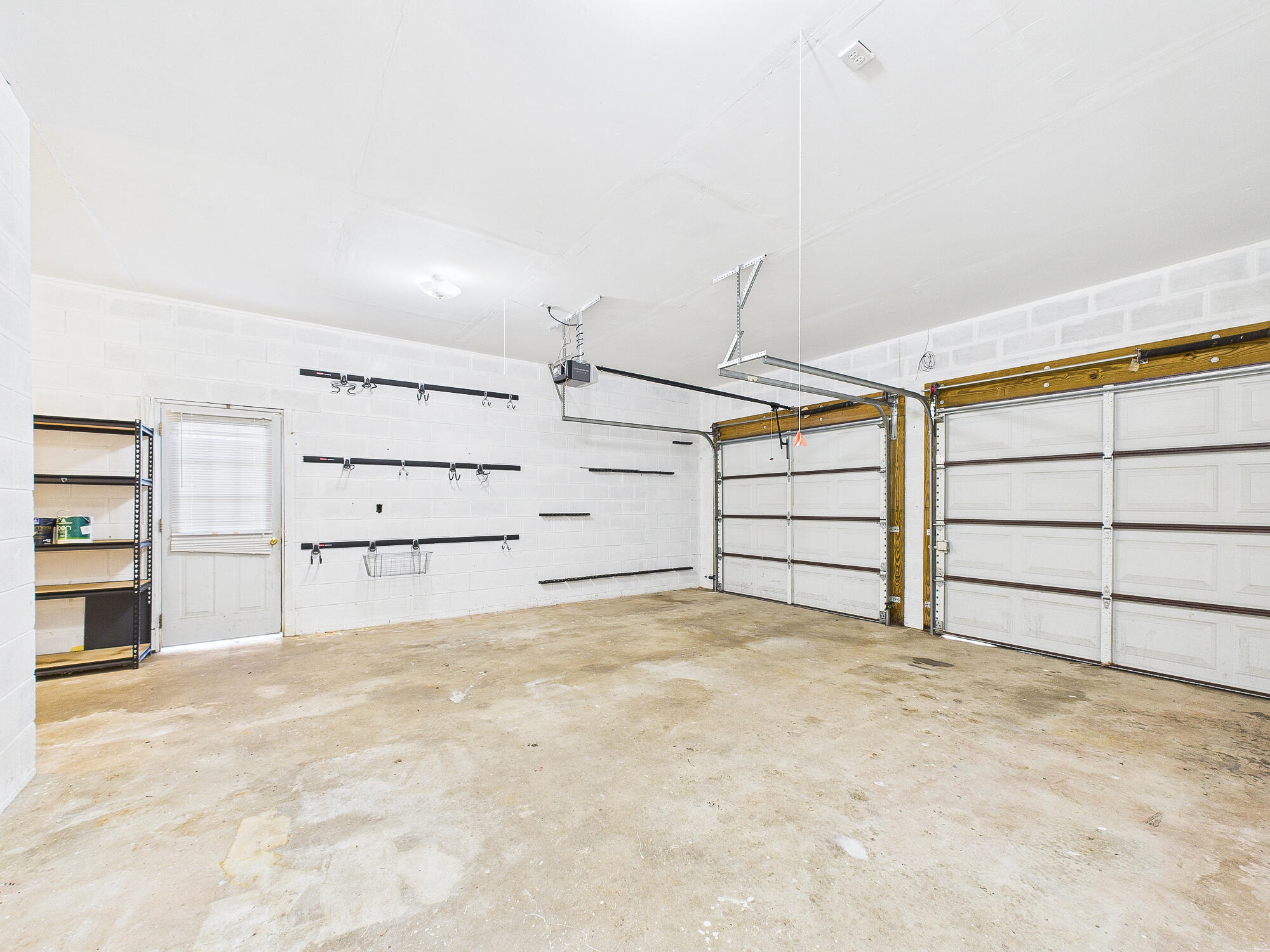 129 Poquito Road Shalimar, FL 32579 - Photo 30 of 34 Garage