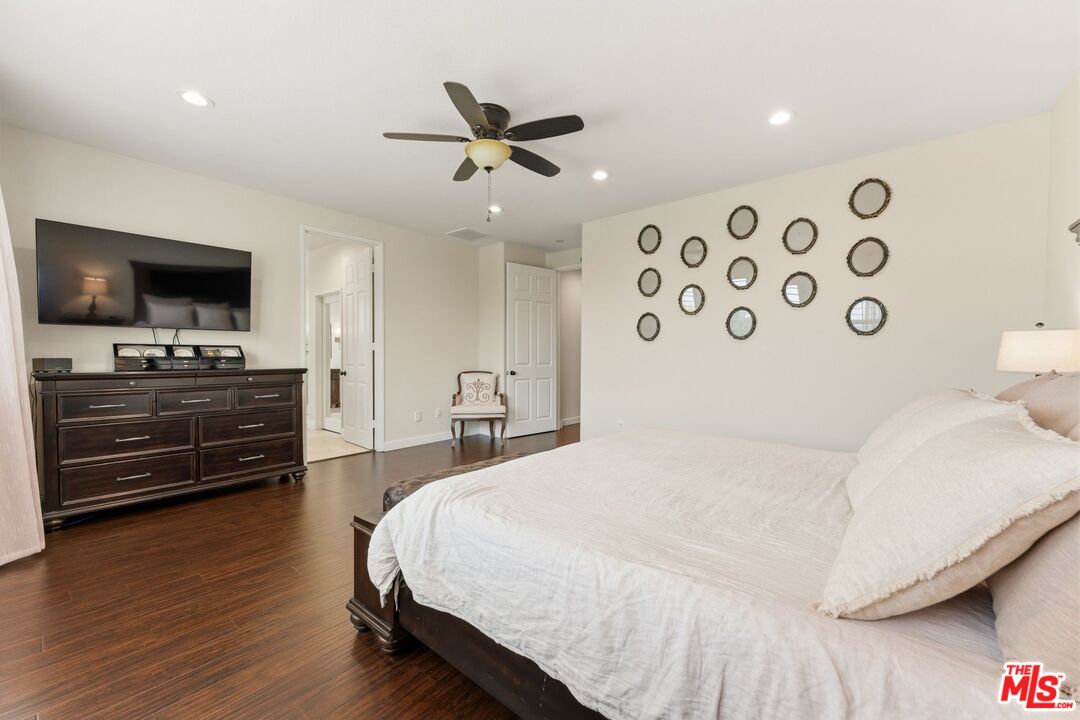 11564 Apulia Court Porter Ranch, CA 91326 - Photo 29 of 52